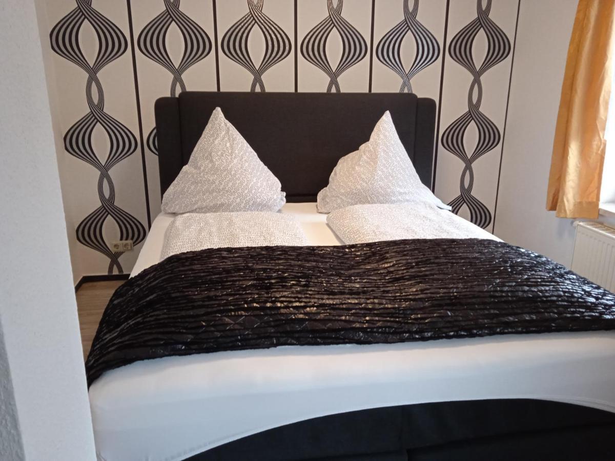 Hotel & Restaurant Zum Adlersberg Schleusingen Ngoại thất bức ảnh