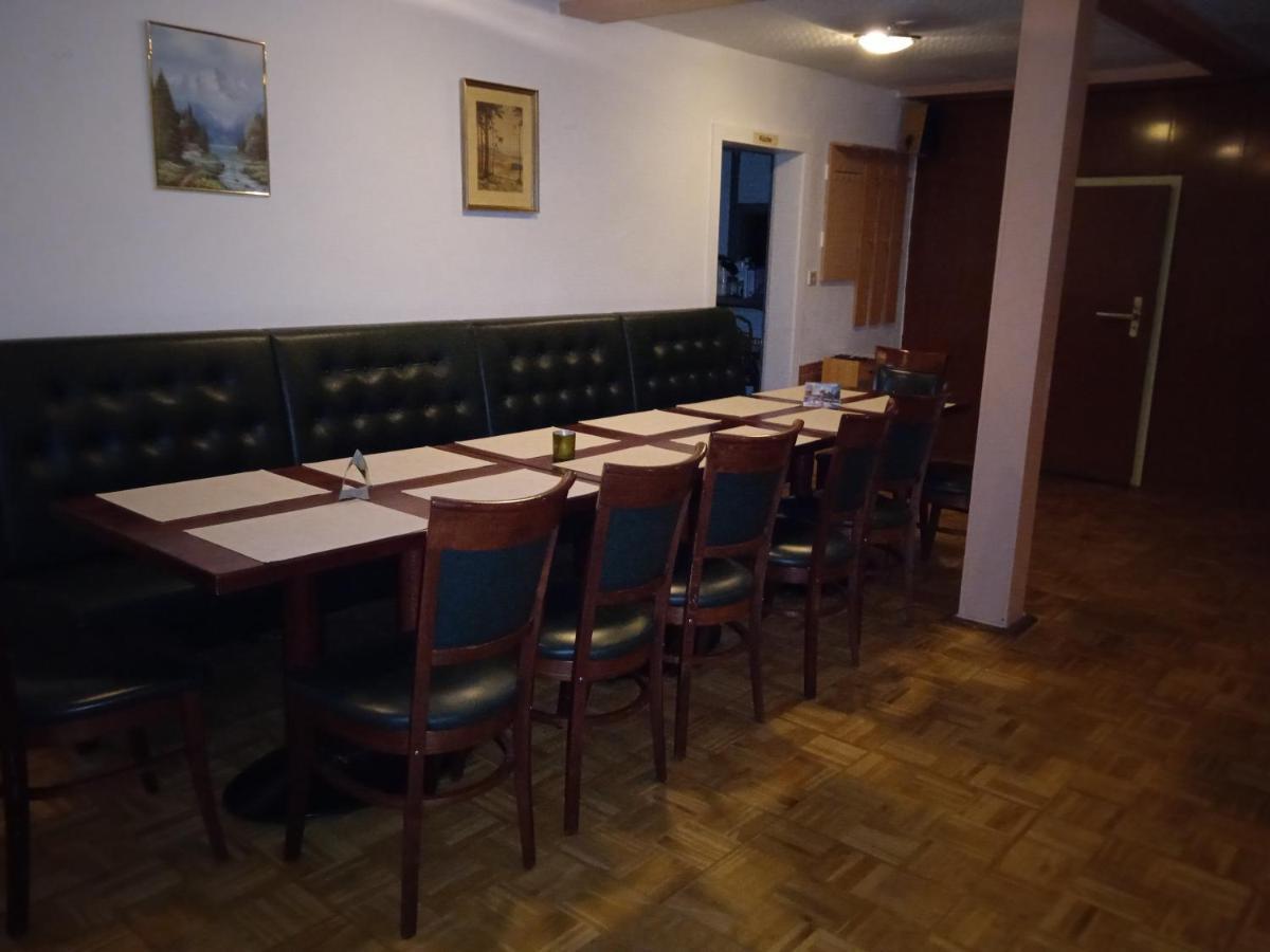 Hotel & Restaurant Zum Adlersberg Schleusingen Ngoại thất bức ảnh
