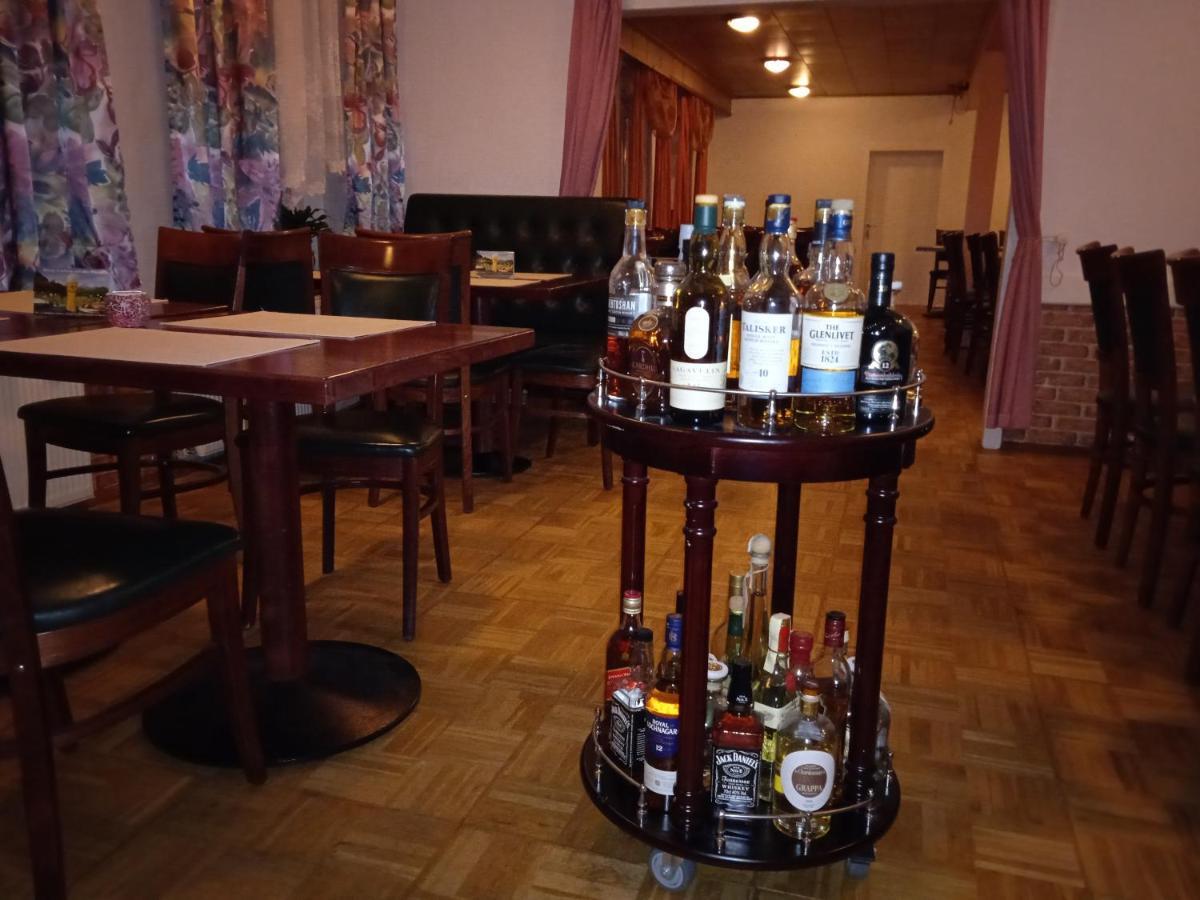 Hotel & Restaurant Zum Adlersberg Schleusingen Ngoại thất bức ảnh